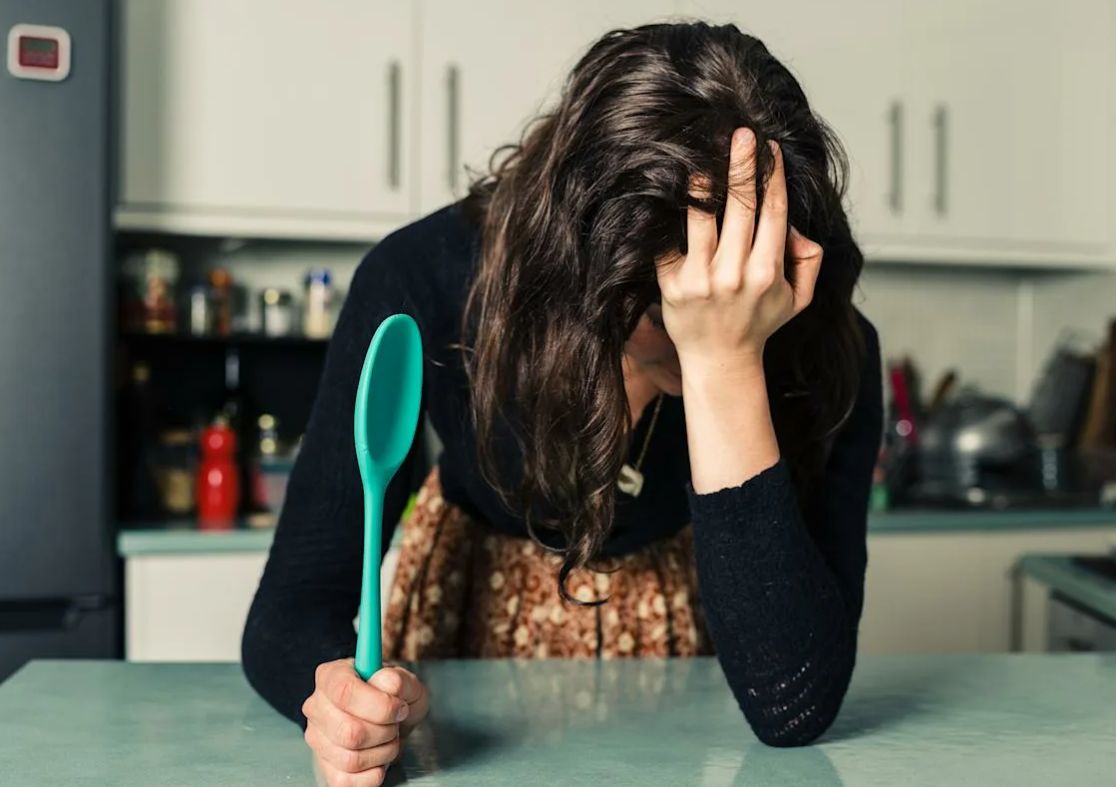 Новые стандарты: Как женщинам больше не нужно служить на кухне