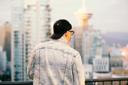 Как отличить любовь от манипуляции: шесть признаков