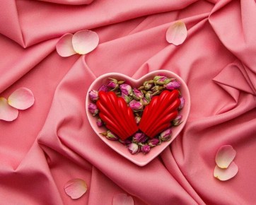 Как провести День всех влюблённых: яркие идеи от ресторанов