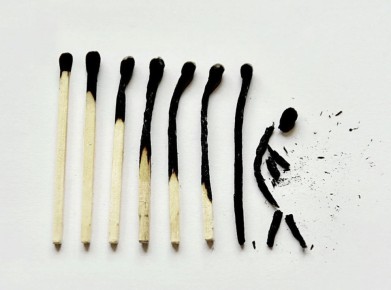 Тушите свет: что такое эмоциональное выгорание и почему это не просто усталость