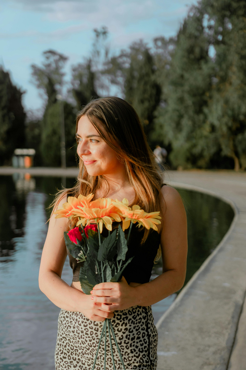 Как распознать, что вы понравились незнакомой женщине