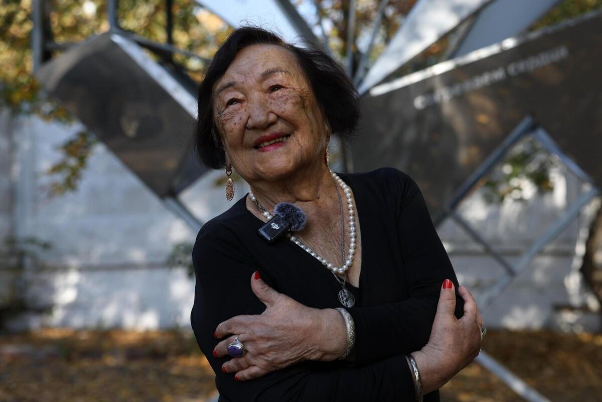 ����� � ��������: ��� 95-������ ������ ����������� ��������� ������� �����